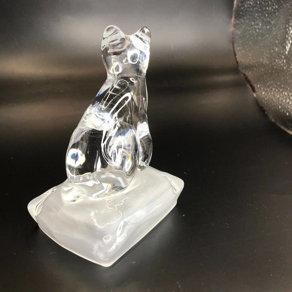 Lead Crystal Cat on Frosted Pillow Paperweight Figurine Crystal D'Arques - Picture 3 of 10